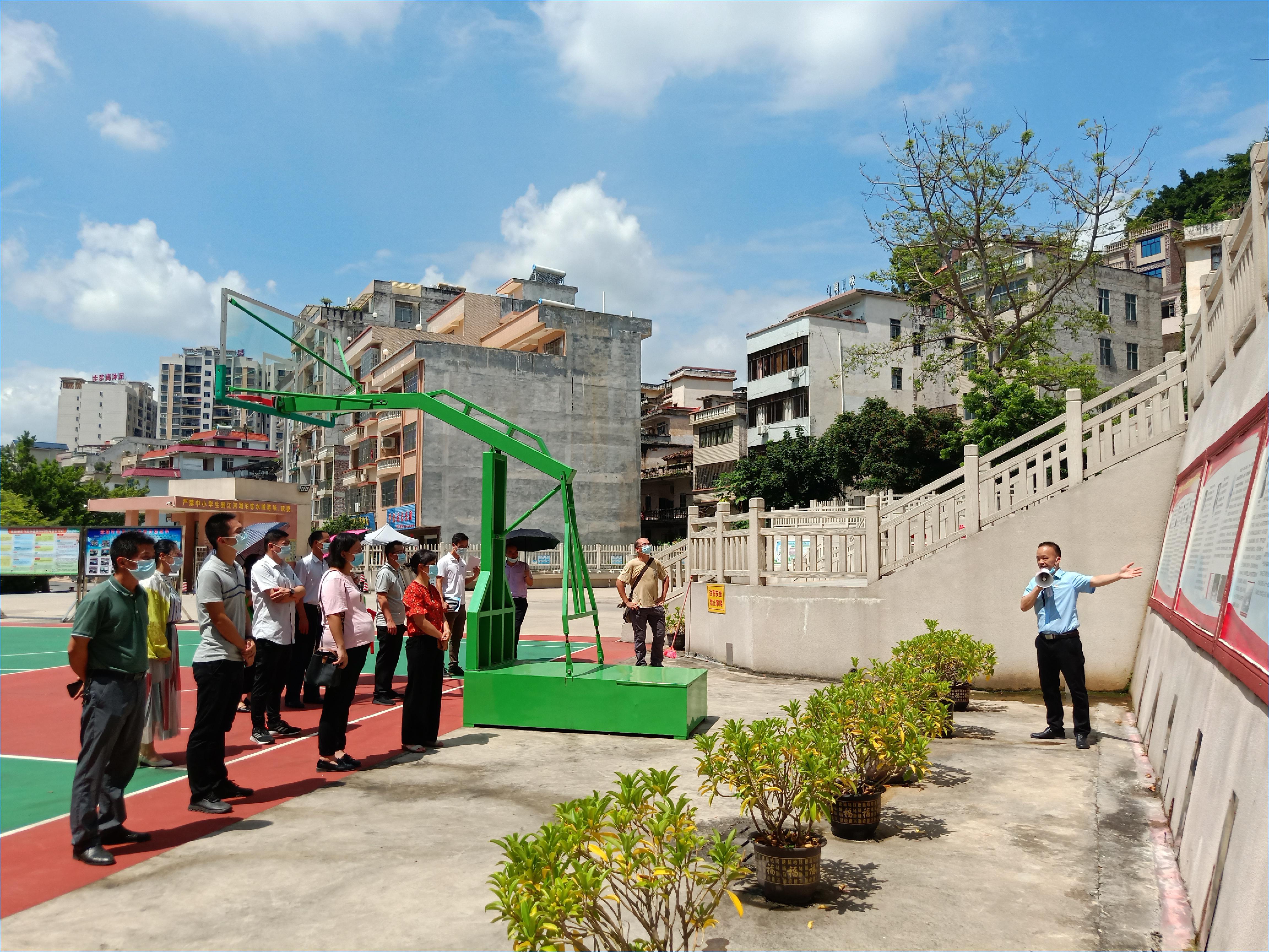 季度3-縣總工會(huì)-Ⅲ-3-1)-③活動(dòng)時(shí)間：2022年7月15日，主辦單位：郁南縣總工會(huì)，地點(diǎn)：郁南縣四一八小學(xué)，活動(dòng)主題：“傳承紅色基因  踐行初心使命“現(xiàn)場(chǎng)07.jpg