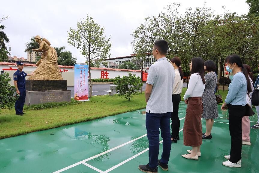 新聞草稿-【培育和踐行社會主義核心價值觀】郁南縣開展愛崗敬業(yè)擔(dān)使命   致敬最美“火焰藍(lán)”——消防科普體驗活動.wps_3