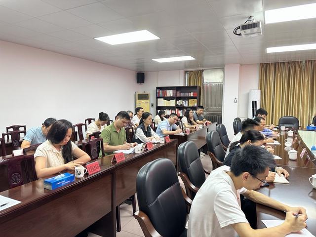 11.15縣“雙打”辦舉辦2024年打擊侵犯知識產(chǎn)權(quán)和制售假冒偽劣商品工作業(yè)務培訓班暨聯(lián)絡員工作會議2.jpg