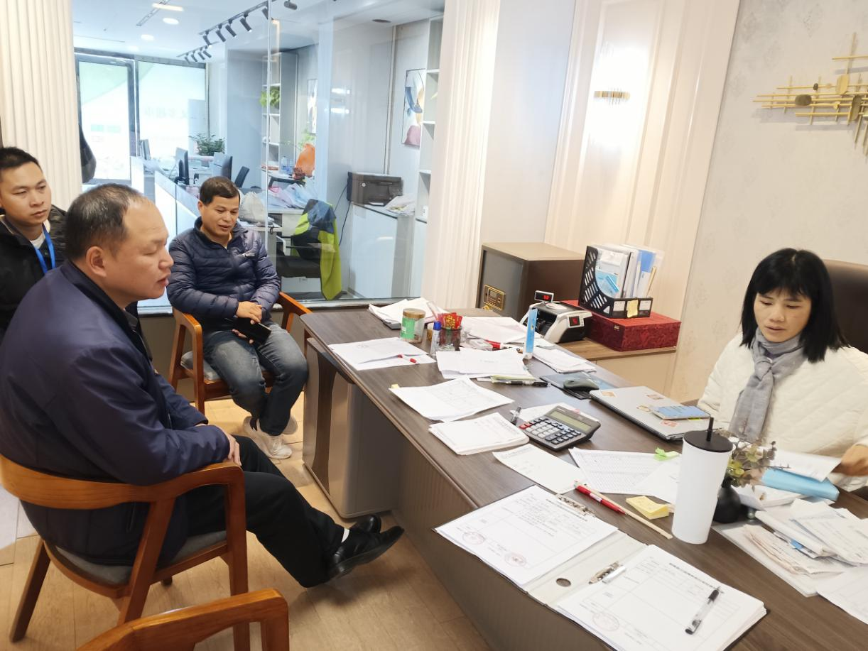 郁南縣工信商務(wù)局開展國(guó)家級(jí)縣域商業(yè)建設(shè)行動(dòng)縣項(xiàng)目調(diào)研指導(dǎo)工作.png